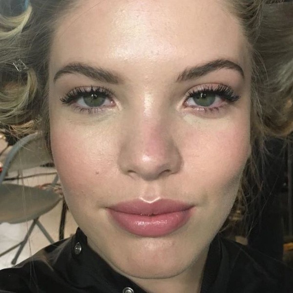 Người mẫu Bodhi cho biết cô chưa bao giờ cảm thấy dễ chịu đến như vậy khi đeo mi giả.