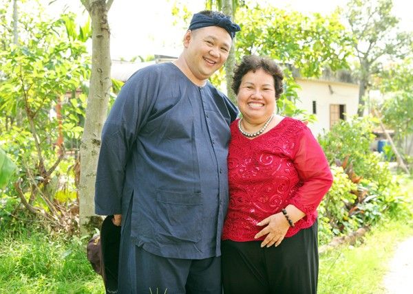 Mẹ của Minh Béo giờ chỉ biết đi chùa cầu bình an cho con trai.