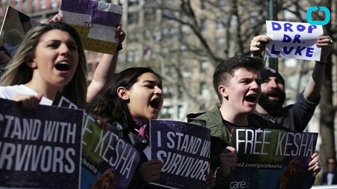 Kesha-Fans-Submit-Free-Kesha-Petition