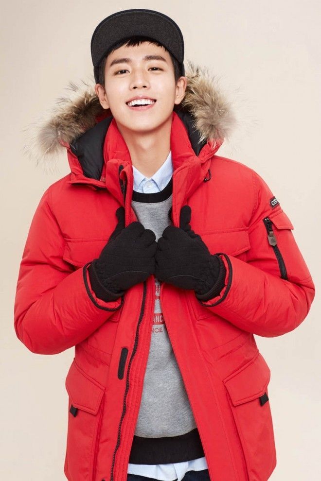 Nụ cười tỏa nắng của Lee Hyun Woo.