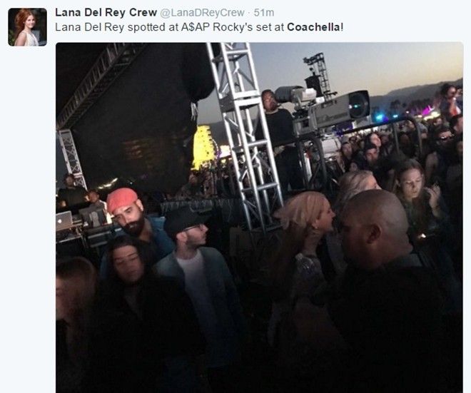 Lana Del Rey cũng bị các cánh paparazzi bắt gặp.