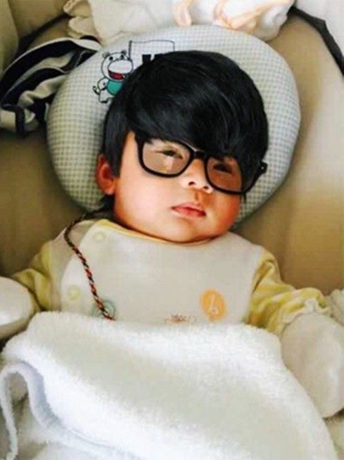 Cận cảnh nét đáng yêu của con trai Tùng Dương khi tròn 1 tháng tuổi.