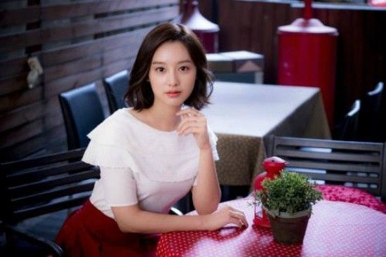 Kim Ji Won nhờ Hậu duệ mặt trời cũng có tên trong Top.