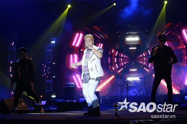 Ca sĩ YJB gửi tới chương trình những ca khúc với giai điệu sôi động nhưng vô cùng lãng mạn.