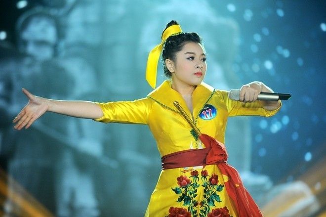 Thu Hằng - Quán quân Sao Mai dòng nhạc dân gian 2015.