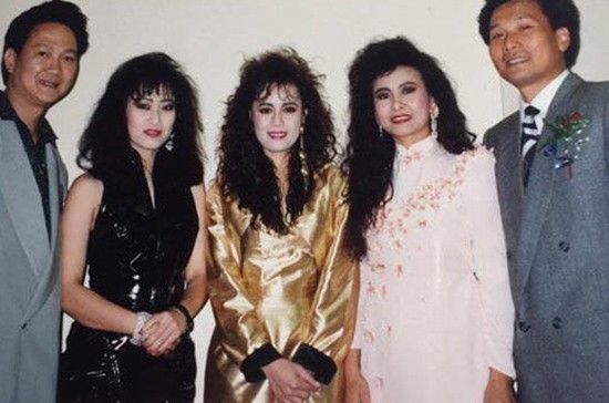 Ca sĩ quá cố Duy Quang (trái) và Ngọc Lan (giữa).