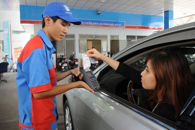 Yêu cầu lấy hóa đơn mua xăng còn là sự ràng buộc trách nhiệm của bên bán với loại nhiên liệu họ cung cấp cho khách hàng