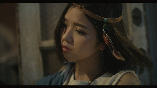 Phong cách boho được cho là rất phù hợp với nữ ca sĩ xinh đẹp.