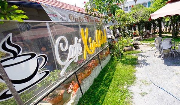 Quán cà phê Xin Chào của ông Nguyễn Văn Tấn tại huyện Bình Chánh, TP HCM.