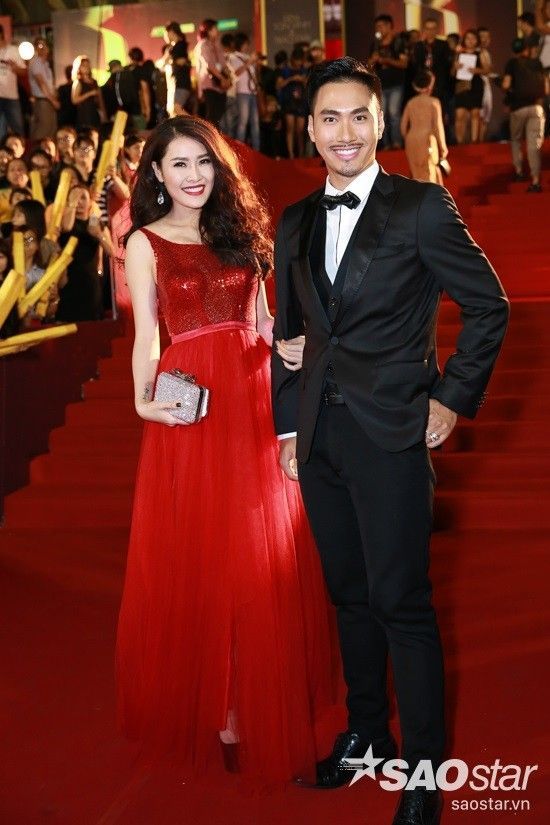 Quế Vân cũng có mặt trong sự kiện này. Dẫu vậy, cô lại xuất hiện bên cạnh NKT Lý Quí Khánh.