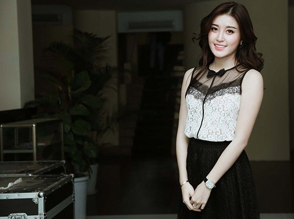 Bên cạnh đó, Huyền My còn phải trau dồi kỹ năng diễn xuất để tham gia dự án điện ảnh hợp tác với Myanmar sau khi trở về từ Anh.