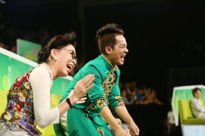 7. Giam khao Minh Nhi (1)