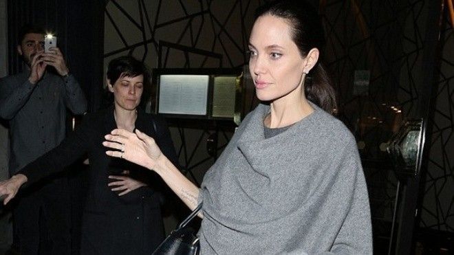 Angelina Jolie giảm sút sức khỏe ở mức độ báo động.