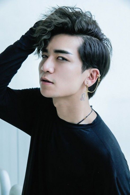 Mái tóc mì sợi xoăn cực ấn tượng của BB Trần