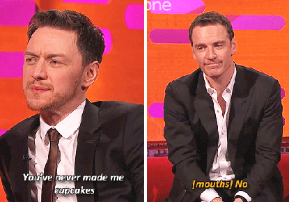 Ảnh chả bao giờ làm cupcake cho tôi cả.