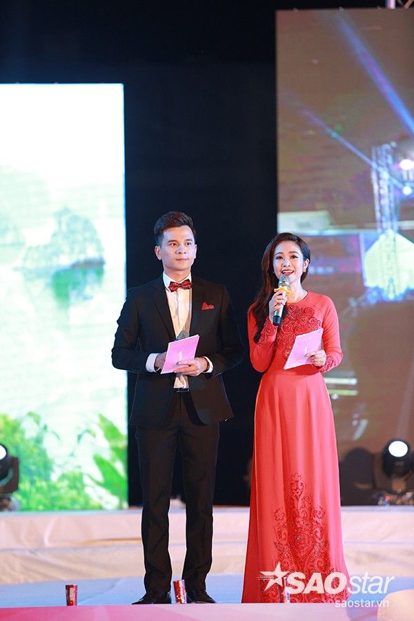 Đêm thi với sự dẫn dắt duyên dáng của 2 MC Đài Truyền Hình Việt Nam Danh Tùng và Thùy Linh. Với lối dẫn linh hoạt, tươi mới Thùy Linh ghi dấu trong lòng khán giả trong hàng loạt chương trình trên sóng quốc gia như Bài Hát Yêu Thích, Nghệ sỹ Tháng, Tạp chí Âm nhạc và gần đây nhất là Muôn màu showbiz.