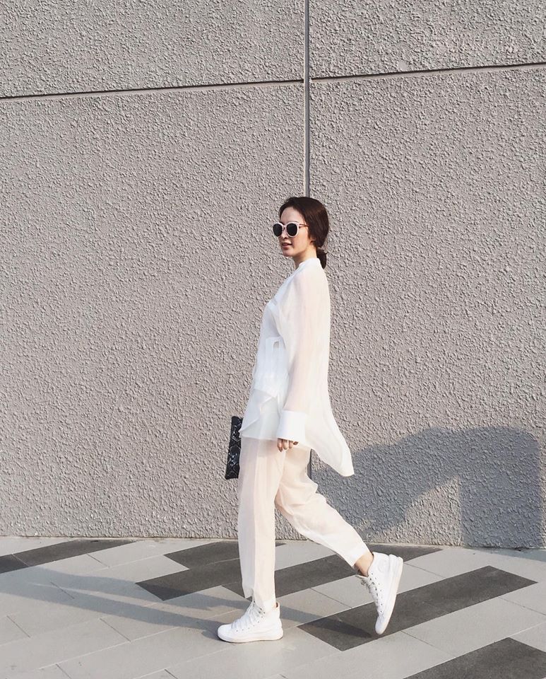 whiteonwhite
