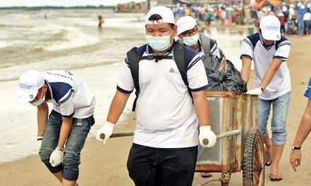 4,000 bạn trẻ tham gia chiến dịch "hãy làm sạch biển".