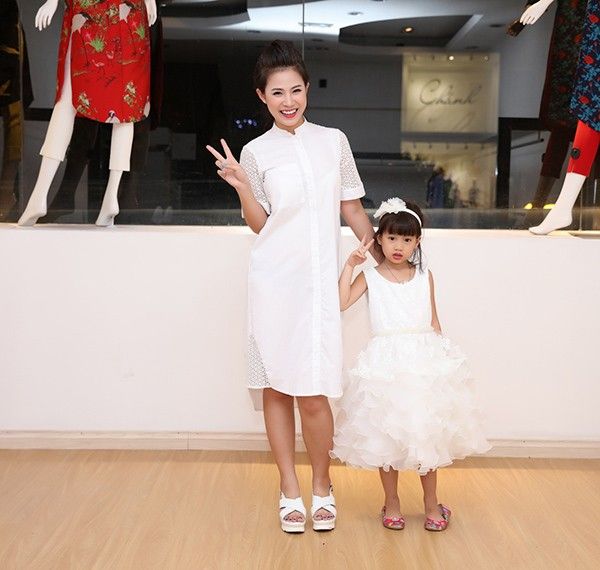 Diễn viên Quỳnh Hoa của phim Hôn nhân trong ngõ hẹp và con gái.