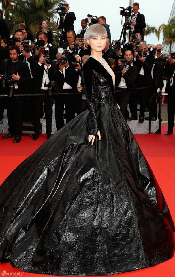 Lý Vũ Xuân trước ống kính ký giả.