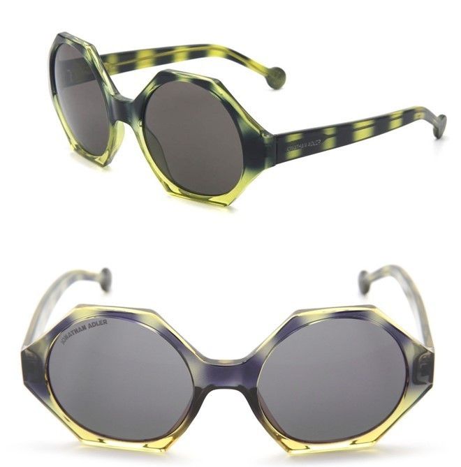 Các kiểu kính hiện đại với góc cạnh cắt khỏe khoắn sẽ giúp làm mềm các góc nhọn gương mặt.