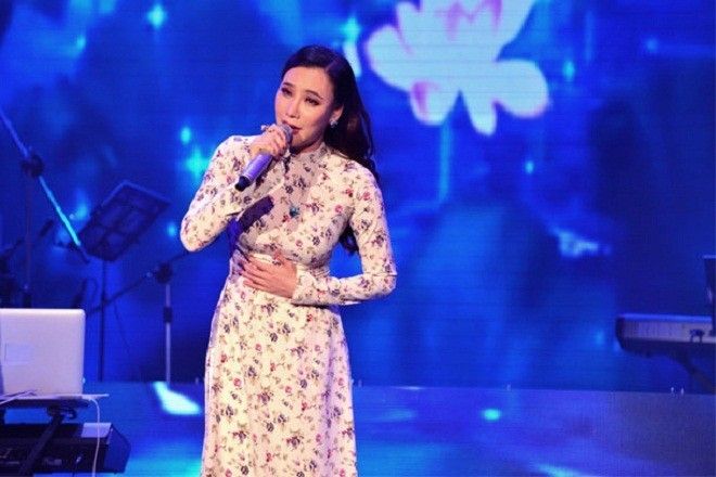 Hồ Quỳnh Hương thể hiện ca khúc Bài ca Hồ Chí Minh theo phong cách R&B.