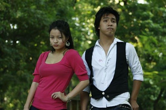 Bên cạnh ca hát, Thủy Top từng góp mặt trong một số bộ phim truyền hình như Chít và Pi, Những người độc thân vui vẻ, Đi qua bóng tối...