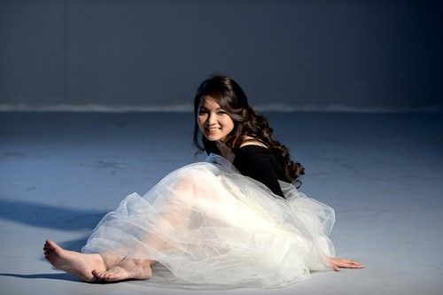 Quyết định tạm chia tay showbiz, Thủy Top lên đường sang Mỹ du học.