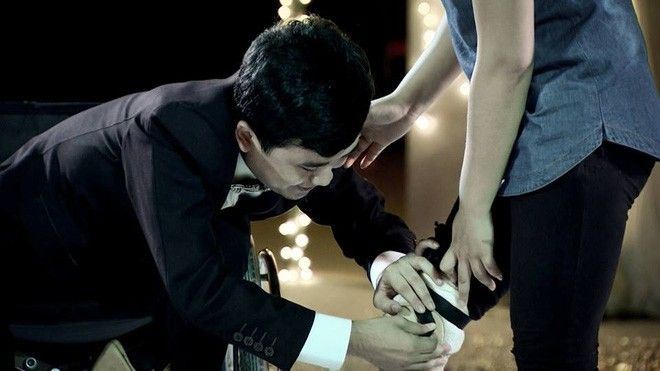 Hoàng Anh nói động lực khiến cậu muốn kiếm tiền là có thể mua tặng Lý một chiếc chân giả.