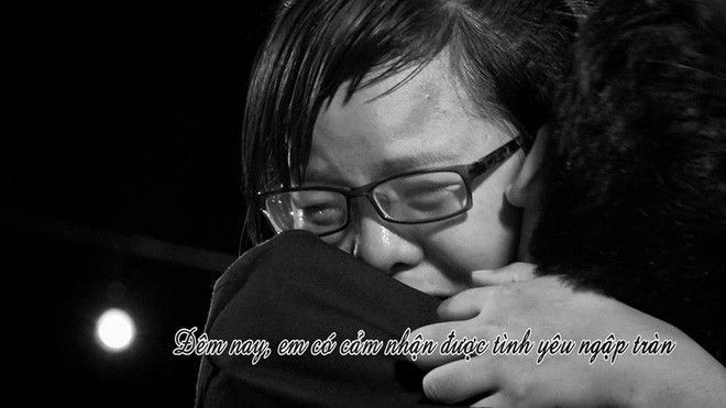 "Giấy phút nhìn thấy Lý từ đằng xa, tim mình đập loạn nhịp. Mình cảm giác như chưa nói được chuyện gì thì đã đến chiều. Lúc đó chỉ mong sao thời gian kéo dài ra, một giây dài như một ngày".