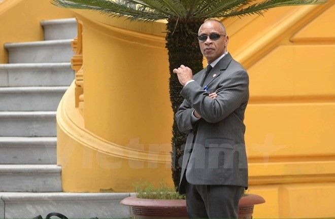 Nhân viên mật vụ Hoa Kỳ có ngoại hình rất giống Tổng thống nước này Barack Obama (Ảnh: Lê Minh Sơn/Vietnam+) 