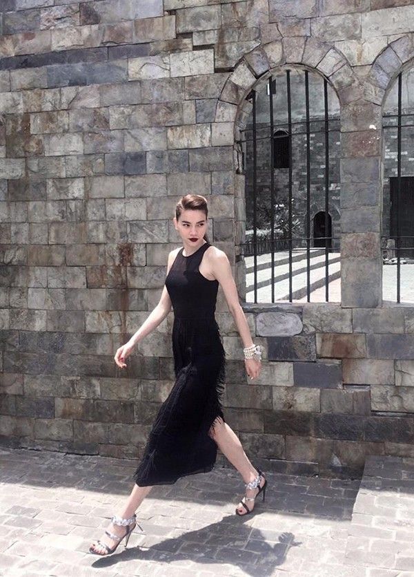 Hồ Ngọc Hà lúc nào cũng tỏa sáng với phong cách thời trang sành điệu.