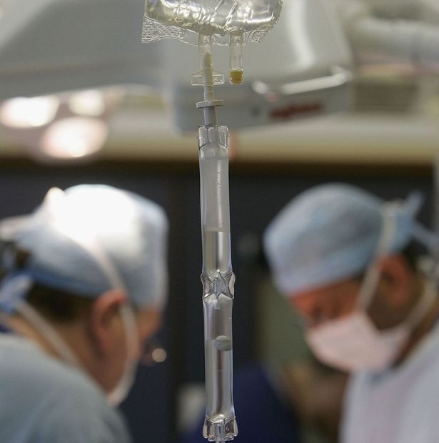 Các nhà nghiên cứu luôn nỗ lực để tìm ra các chất kháng sinh mới 