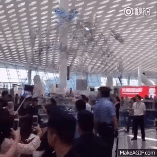 Hình ảnh ghi lại bị chỉ trích trên mạng.