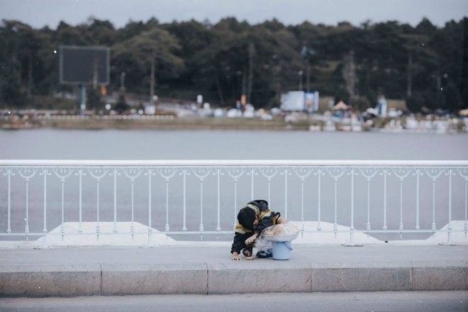 Chiếc khay bánh là gia tài lớn của cậu bé