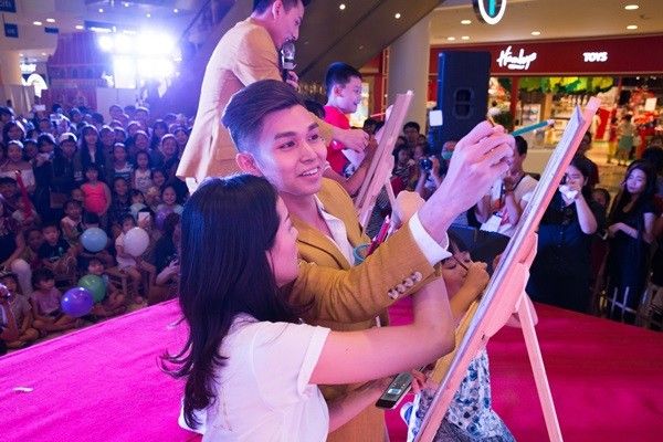 Jun thi ve tranh voi Ha Vi