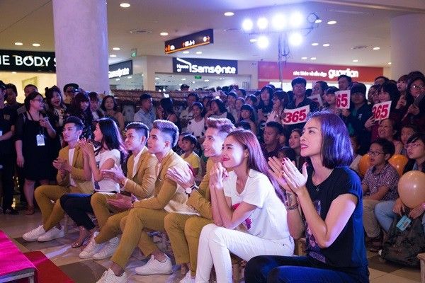 Nhom 365 va Ha Vi Lan Ngoc NTV