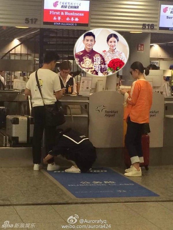 Vợ đi giày phụ chồng.