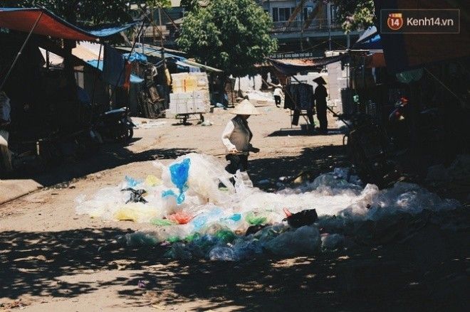 Khi chiều tà, ánh nắng vẫn còn rất gay gắt. 