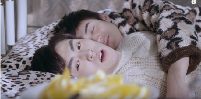 Trong lúc mê man vì cơn sốt, Lương Trạch vô tình ôm chầm lấy Hàng Hàng. Cũng chính lúc này là cao trào cho cả tập phim, Hàng Hàng bỗng ngờ ngợ nhận ra cảm giác của mình đối với Lương Trạch không hẳn chỉ là "bạn tốt".