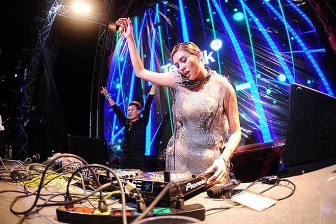 Hoàng Yến bỏ nghề người mẫu làm DJ.