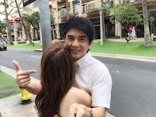 Thủy Tiên nũng nịu bên chồng.