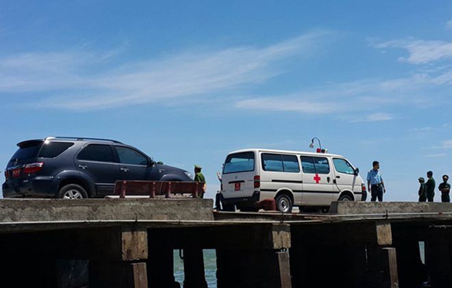 Xe quân sự chờ đón thiếu tá Nguyễn Hữu Cường.