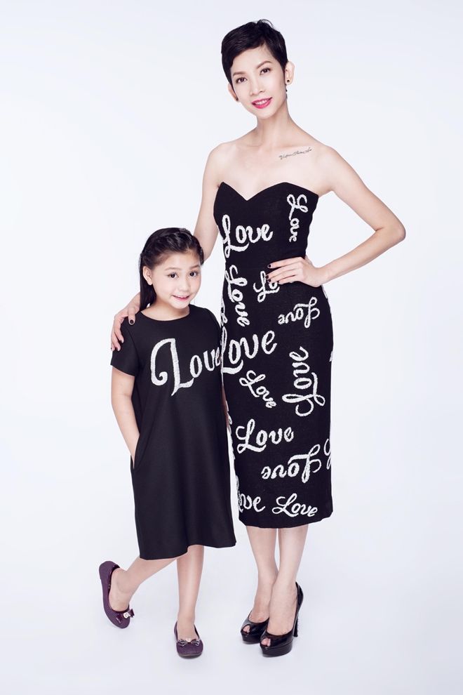 Xuân Lan còn hào hứng tiết lộ niềm đam mê ca hát của Khánh Ngọc. Cô bé sở hữu giọng hát trong trẻo, cao vút và độ cảm âm khá tốt. Chính vì vậy, Xuân Lan đã động viên gia đình Khánh Ngọc cho con gái theo học thanh nhạc cùng các nhạc sĩ nổi tiếng. Người mẫu luôn bên cạnh hỗ trợ, đồng hành cùng Khánh Ngọc trên con đường theo đuổi đam mê nghệ thuật.