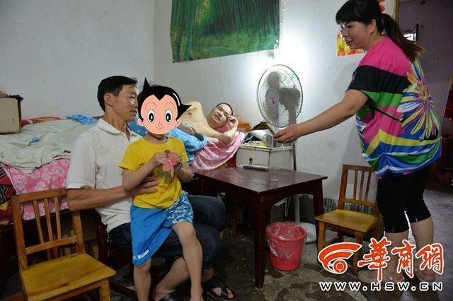 Gia đình 6 người sống hạnh phúc và yêu thương nhau