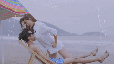 Anh chàng đã quyết định bỏ tiền ra mua chiếc kính và quạt về để tiếp tục giấc mộng của mình