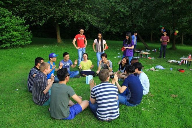 buoi-da-ngoai-cua-cac-ban-du-hoc-sinh