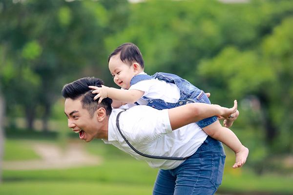 Kubi còn được mọi người gọi là "bản sao" của bố Phan Hiển.