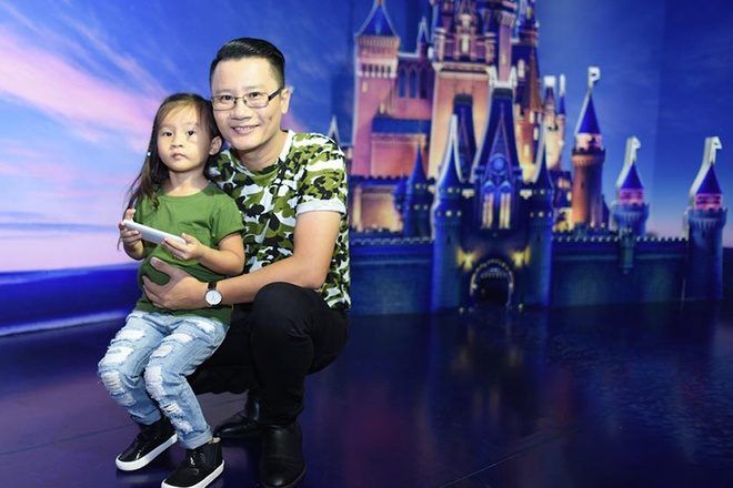 Hoàng Bách và con gái