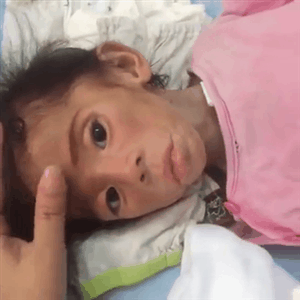 Xót thương bé gái 14 tháng tuổi chỉ nặng 3,5kg vì… đói Ảnh 2